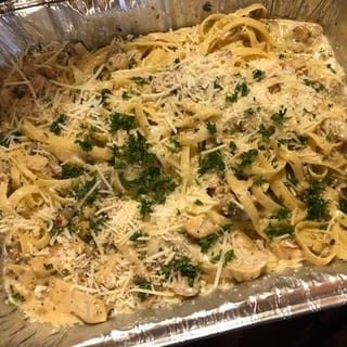 Chicken Fettuccine Alfredo Pan. Serves 6-8ppl